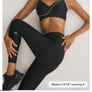 Alo High-Waist Airlift 7/8 Black Leggings XXS great condition
